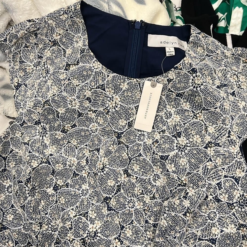 Anthropologie Adelyn Rae Navy & white floral print jumper. - Picture 6 of 7